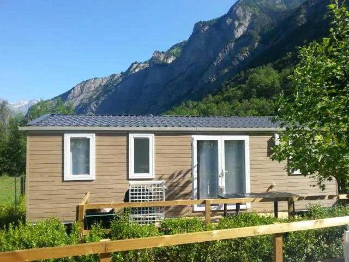 Camping 5 Etoiles - Piscine - Eeceff Le Bourg-dʼOisans Dış mekan fotoğraf